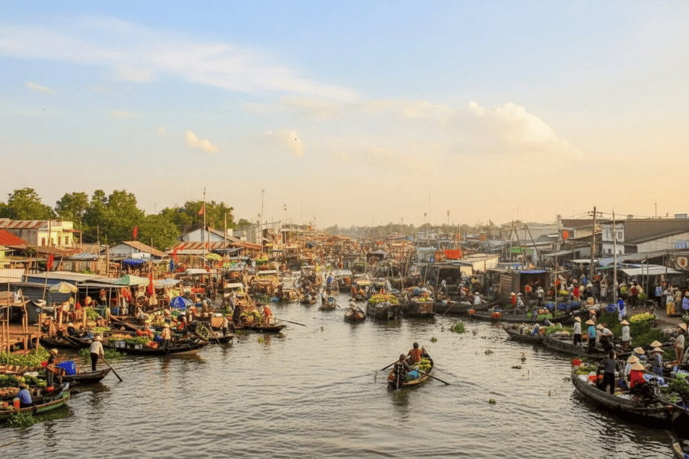 Tra On Floating Market is famous for abundant seasonal produce